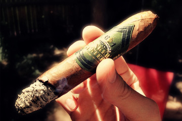 601 La Bomba Bunker Buster cigar review