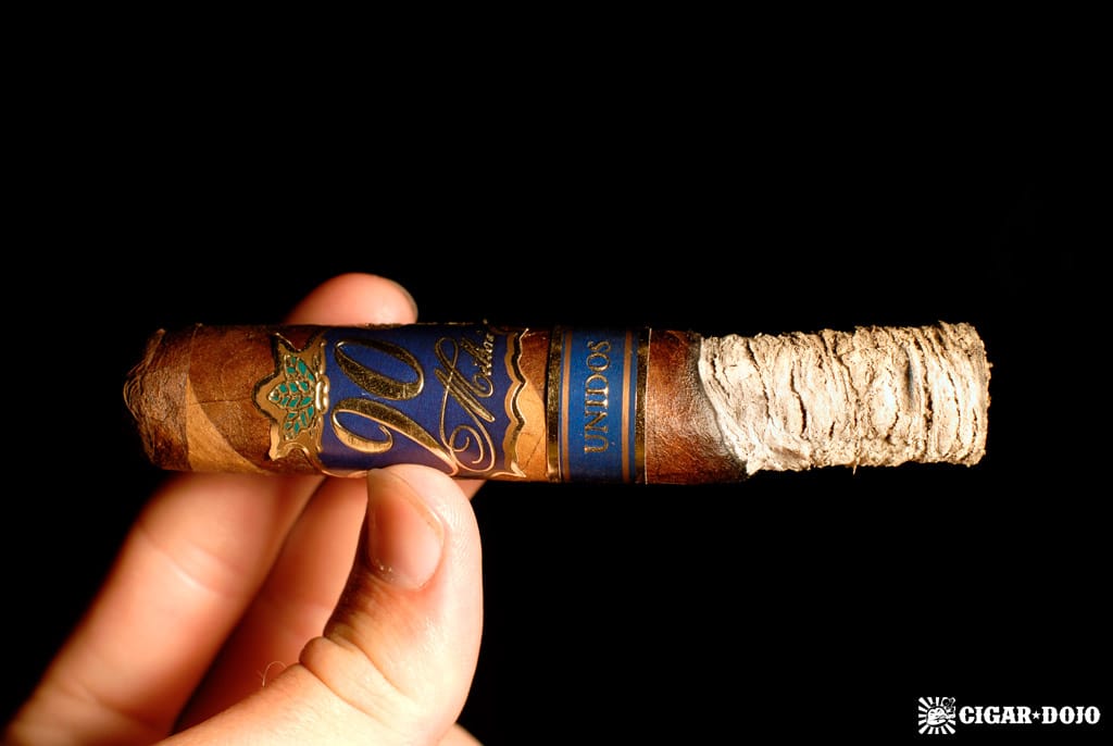 FDG 90 Millas Unidos cigar ash