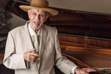 Avo Uvezian dies age 91