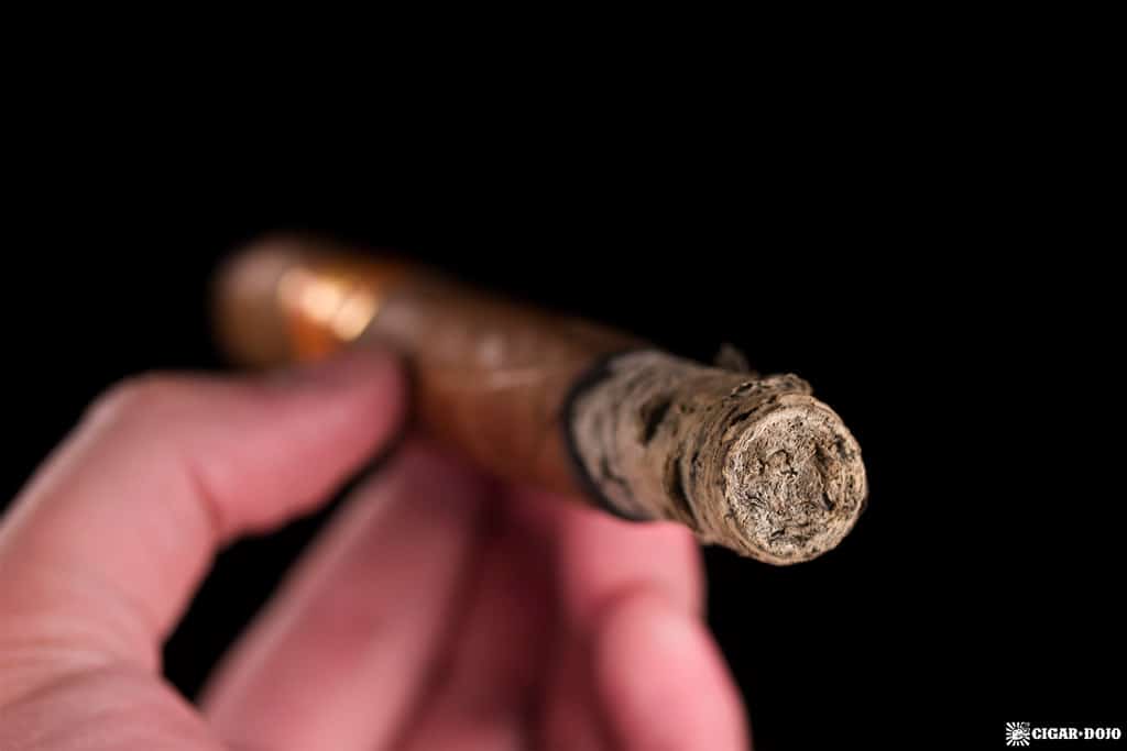 Mombacho Cosecha 2012 cigar ash