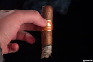 Mombacho Cosecha 2012 cigar smoking