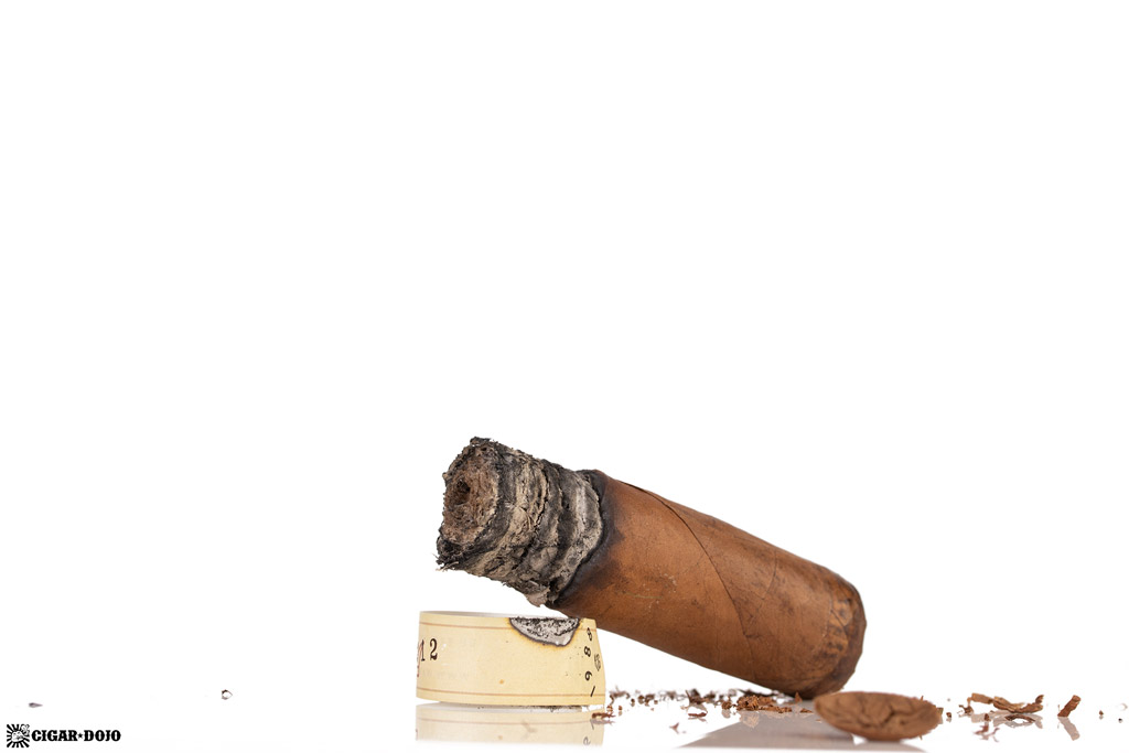 Warped Serie Gran Reserva 1988 cigar nubbed