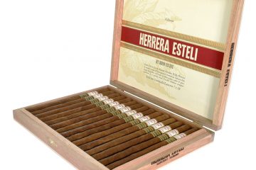 Drew Estate Herrera Esteli Habano Edicion Limitada Lancero cigar box open