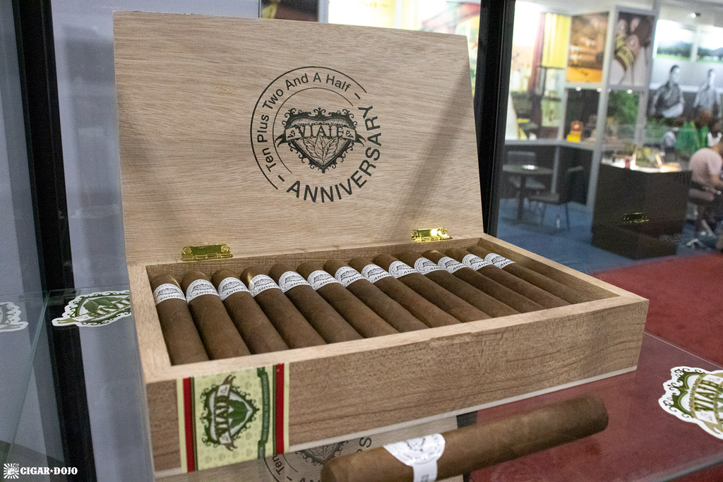 Viaje Ten Plus Two And A Half Anniversary cigar box IPCPR 2019