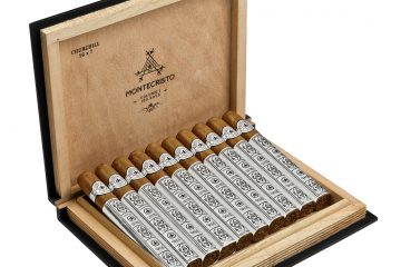 Montecristo Volume 1: 100 Days cigar box open