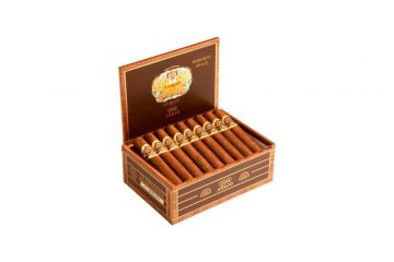 H. Upmann Añejo cigar box open