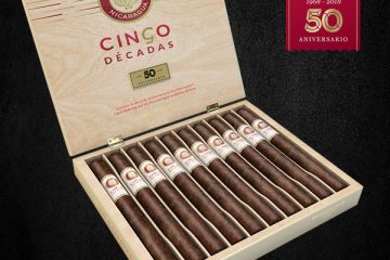 Joya de Nicaragua Cinco Décadas cigar box open
