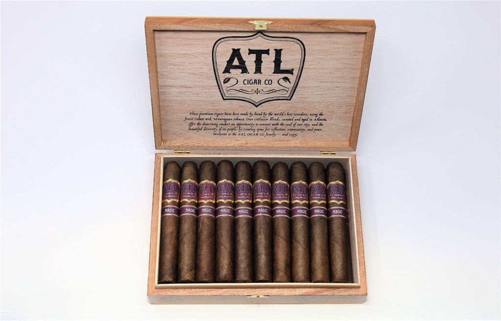ATL Magic cigar box open