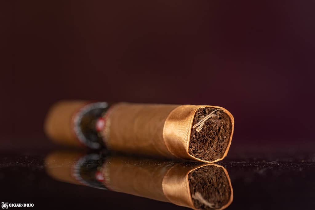 Knuckle Sandwich Connecticut Robusto J cigar foot