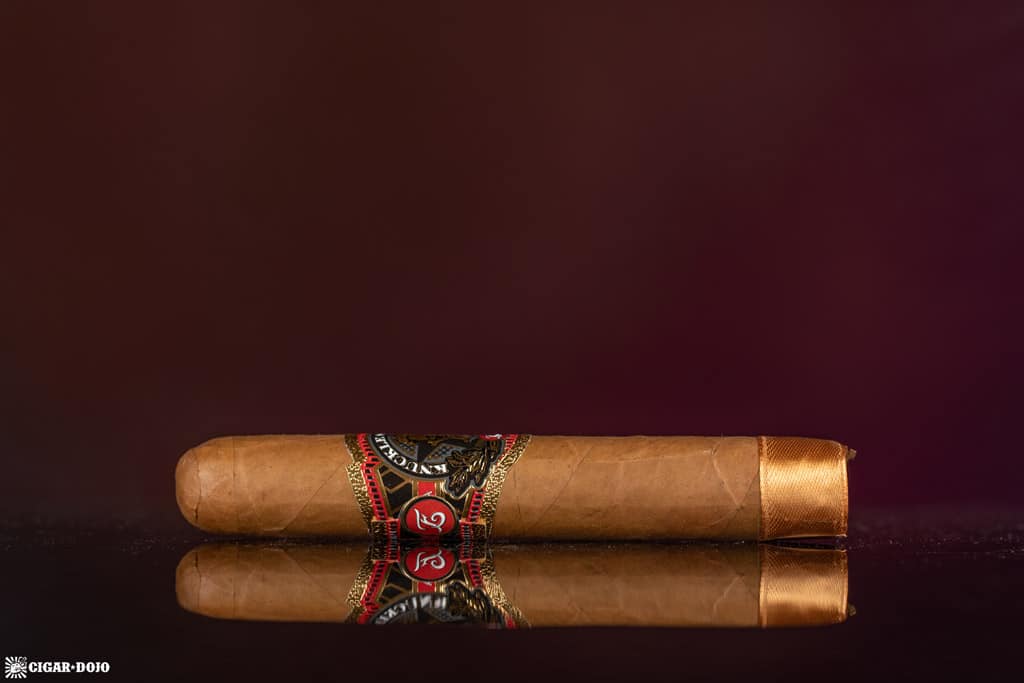 Knuckle Sandwich Connecticut Robusto J cigar side view