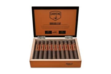 Camacho Broadleaf cigar box open