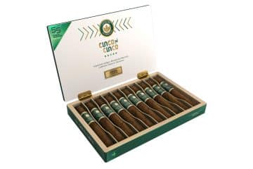 Joya de Nicaragua Cinco de Cinco cigar box open