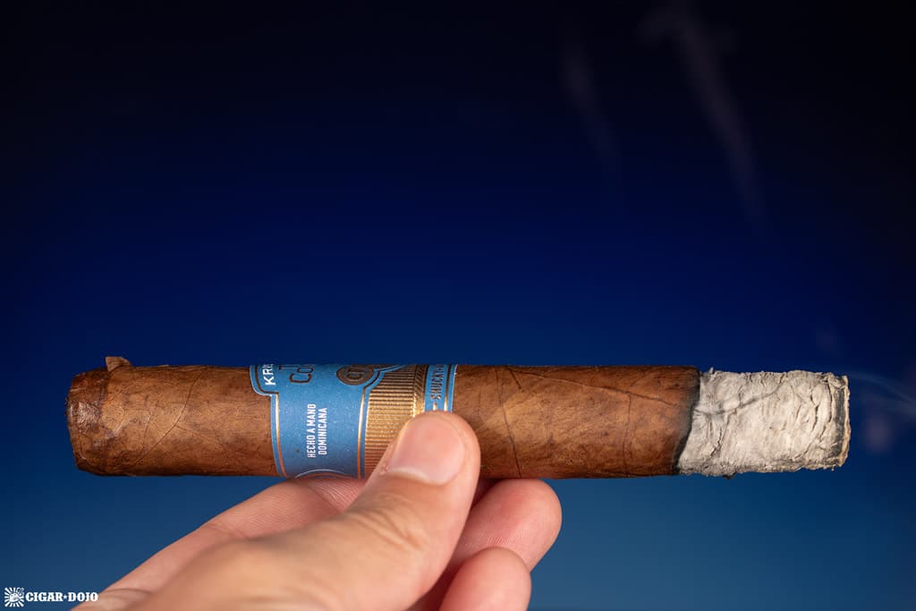 Kristoff Tres Compadres Toro cigar ash