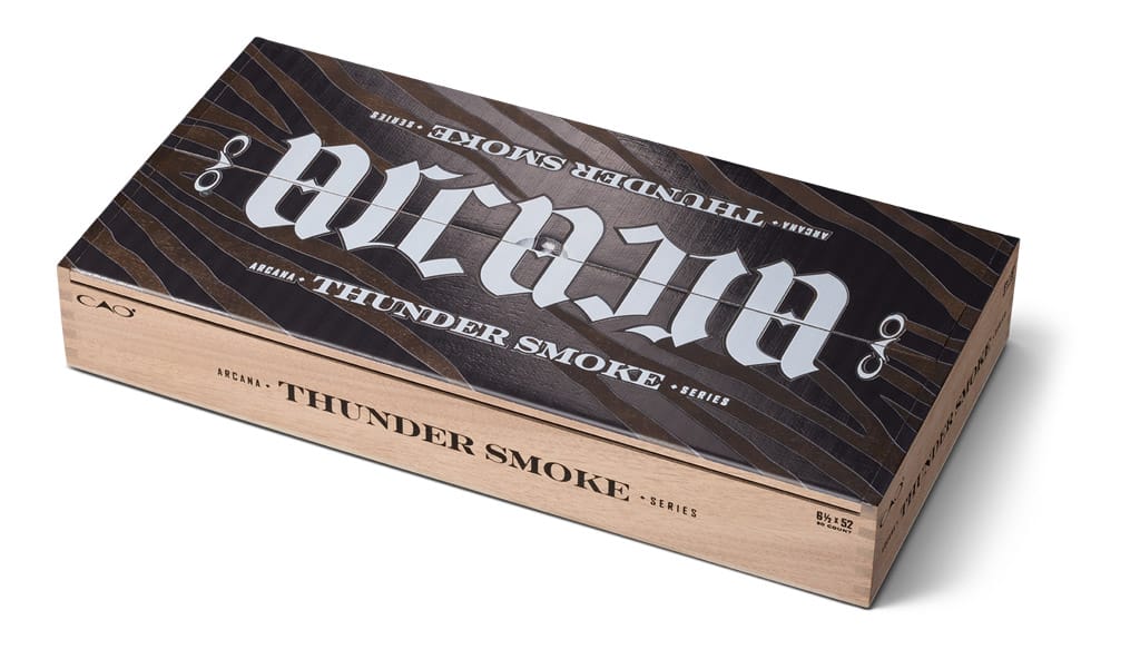 CAO Arcana Thunder Smoke cigar box closed