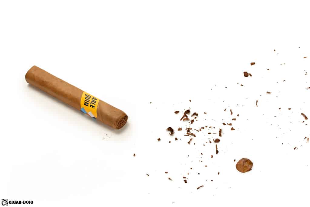 Fratello Arlequín Connecticut Robusto cigar head cut cap