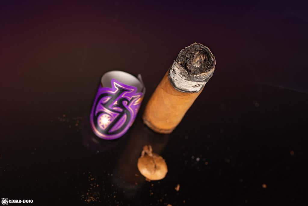 Los Statos Deluxe Connecticut Robusto cigar nub finished
