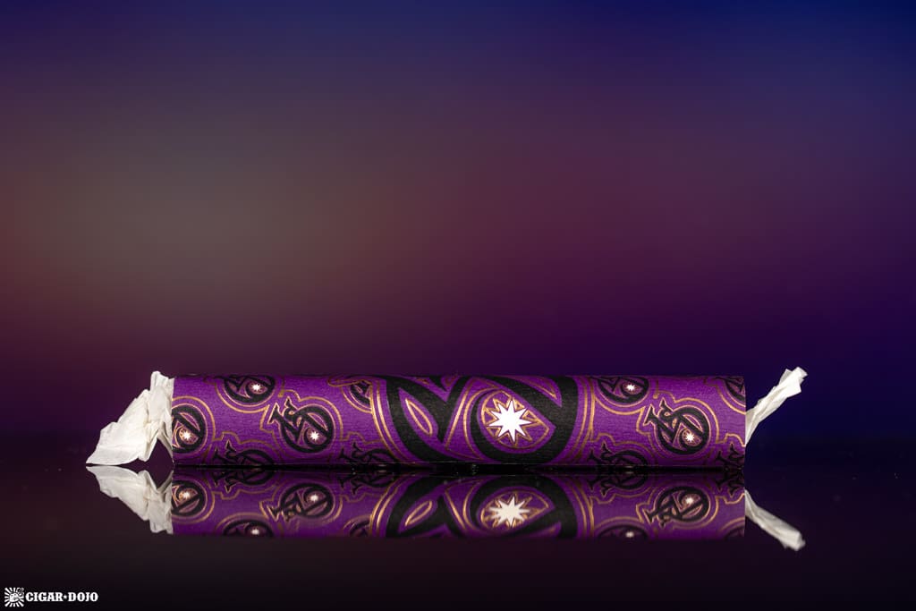 Los Statos Deluxe Connecticut Robusto cigar side view