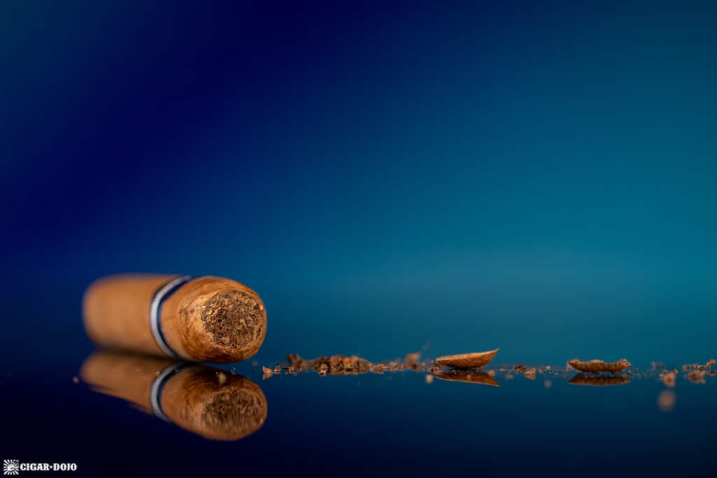 Alec Bradley Do Not Disturb DND Toro cigar head cut cap